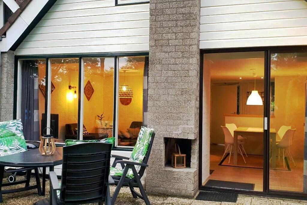 Ervaar Vredige Rust In Deze Charmante Knusse Bungalow Posterholt ภายนอก รูปภาพ