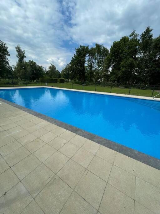 Ervaar Vredige Rust In Deze Charmante Knusse Bungalow Posterholt ภายนอก รูปภาพ